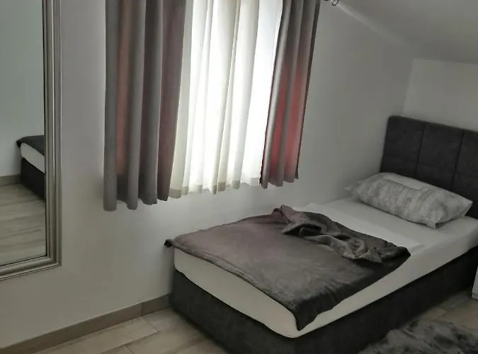 アパート Ivan&marko